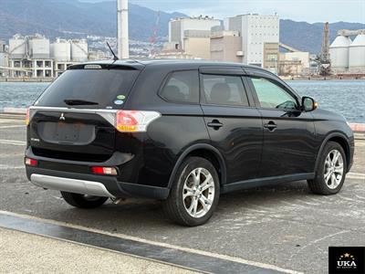 2014 Mitsubishi Outlander - Thumbnail