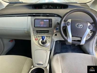 2014 Toyota Prius - Thumbnail