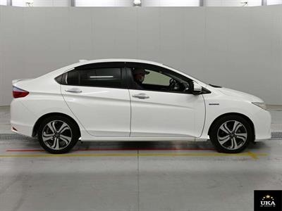 2014 Honda Grace - Thumbnail