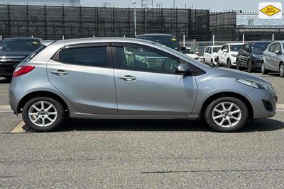 2012 Mazda Demio - Thumbnail