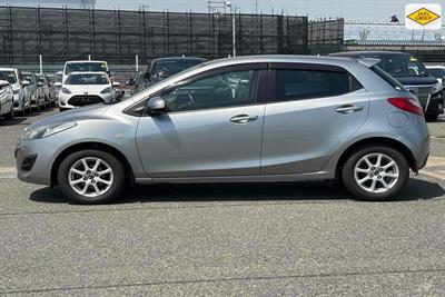 2012 Mazda Demio - Thumbnail