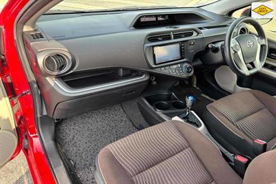 2014 Toyota Aqua - Thumbnail