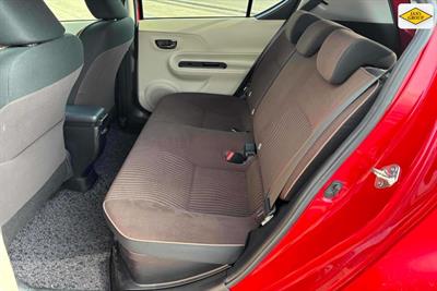 2014 Toyota Aqua - Thumbnail
