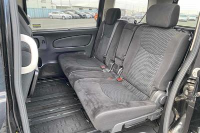 2014 Nissan Serena - Thumbnail