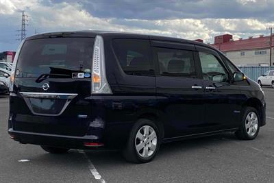 2014 Nissan Serena - Thumbnail