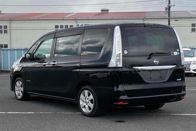2014 Nissan Serena - Thumbnail