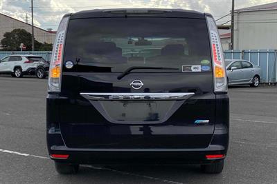 2014 Nissan Serena - Thumbnail