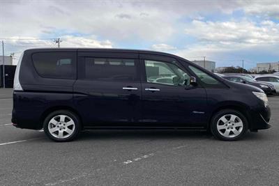 2014 Nissan Serena - Thumbnail