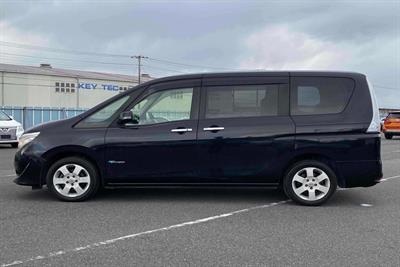 2014 Nissan Serena - Thumbnail