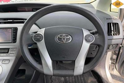 2014 Toyota Prius - Thumbnail