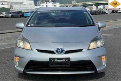 2014 Toyota Prius - Thumbnail