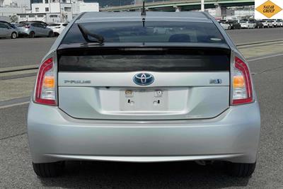 2014 Toyota Prius - Thumbnail