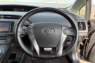2012 Toyota Prius - Thumbnail