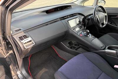 2012 Toyota Prius - Thumbnail