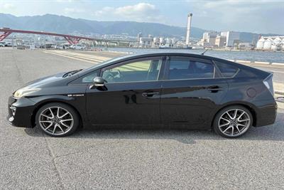 2012 Toyota Prius - Thumbnail