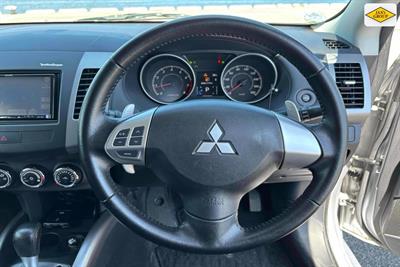 2012 Mitsubishi Outlander - Thumbnail