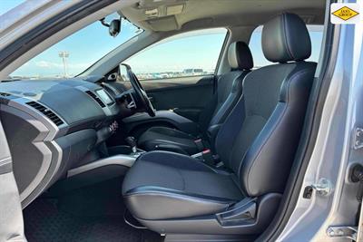2012 Mitsubishi Outlander - Thumbnail