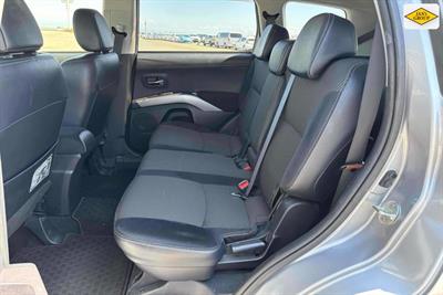 2012 Mitsubishi Outlander - Thumbnail