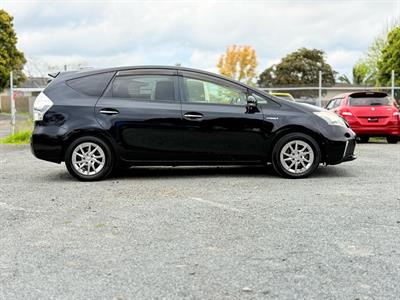 2013 Toyota Prius - Thumbnail