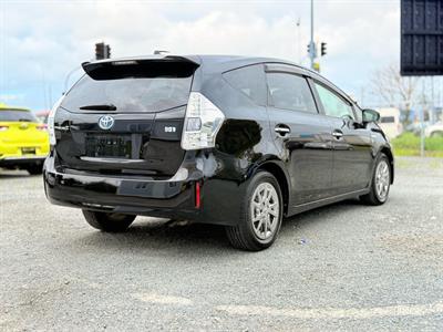 2013 Toyota Prius - Thumbnail