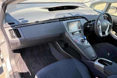 2012 Toyota Prius - Thumbnail