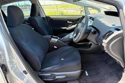 2012 Toyota Prius - Thumbnail