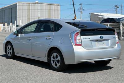2012 Toyota Prius - Thumbnail
