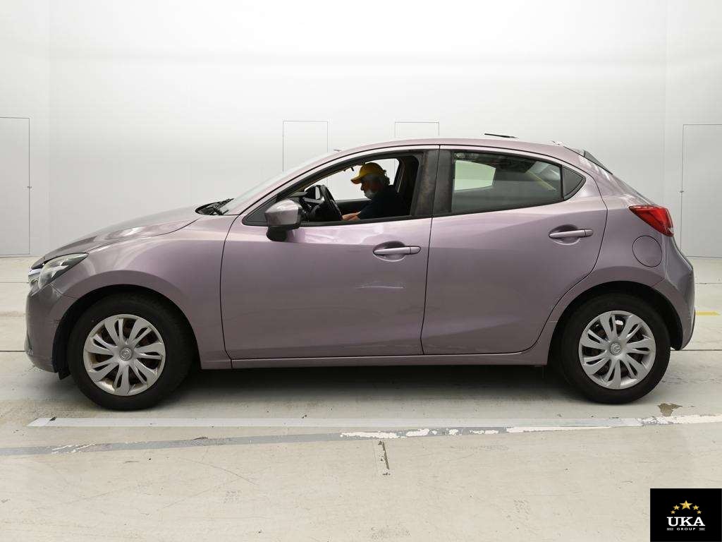 2016 Mazda Demio