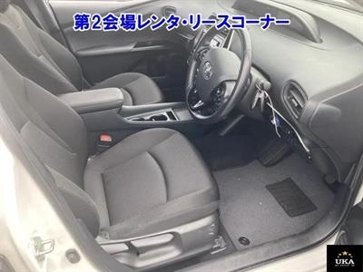 2019 Toyota Prius - Thumbnail