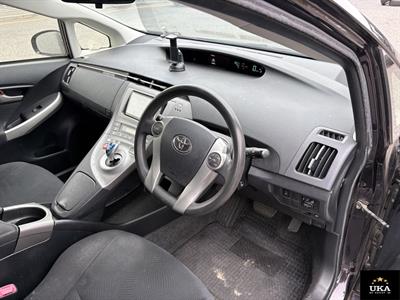 2013 Toyota Prius - Thumbnail