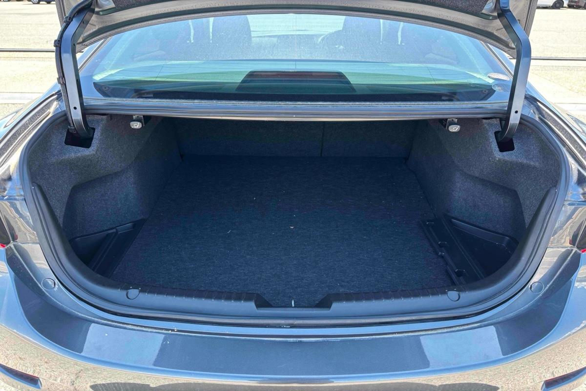 2013 Mazda Atenza