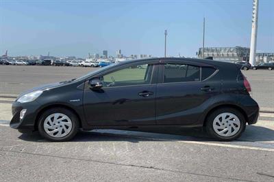 2016 Toyota Aqua - Thumbnail