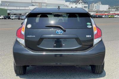 2016 Toyota Aqua - Thumbnail