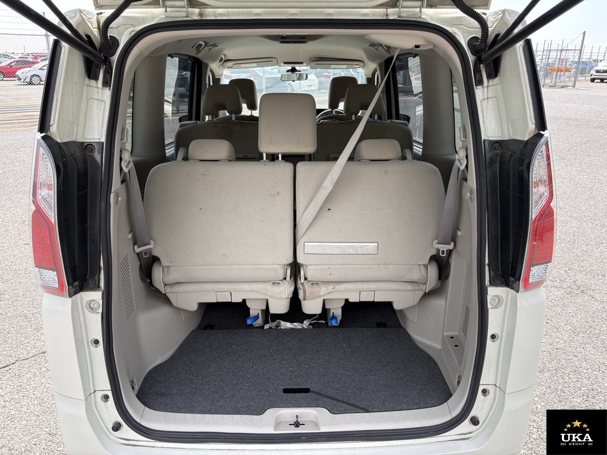 2017 Nissan Serena