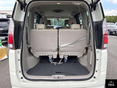 2017 Nissan Serena - Thumbnail