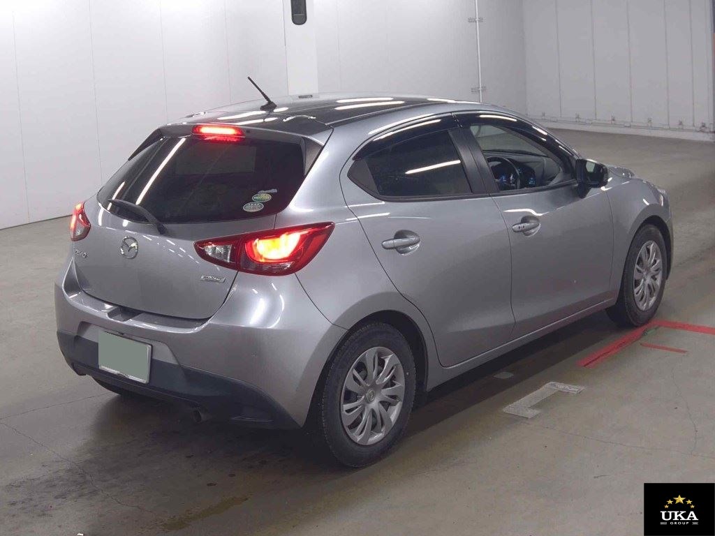 2016 Mazda Demio