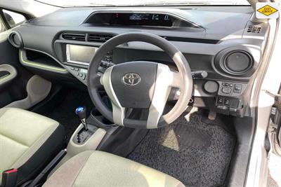 2014 Toyota Aqua - Thumbnail