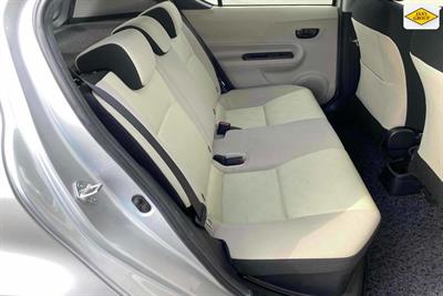 2014 Toyota Aqua - Thumbnail