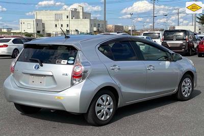 2014 Toyota Aqua - Thumbnail