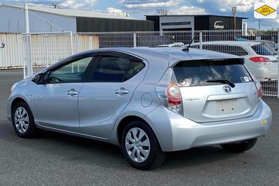 2014 Toyota Aqua - Thumbnail