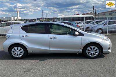 2014 Toyota Aqua - Thumbnail