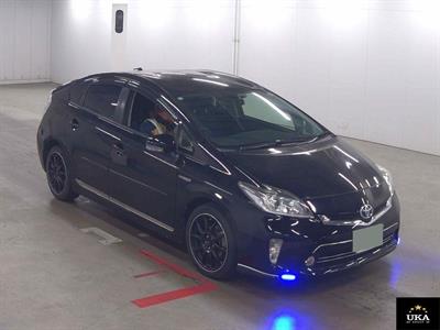 2014 Toyota Prius - Thumbnail