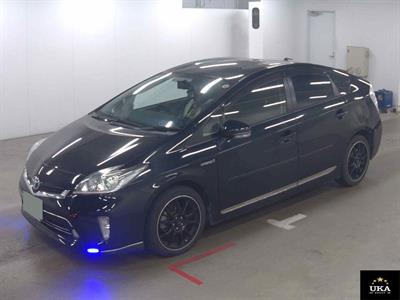 2014 Toyota Prius - Thumbnail