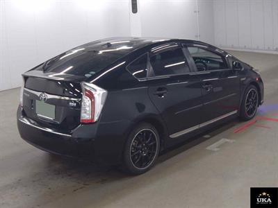 2014 Toyota Prius - Thumbnail