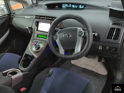 2014 Toyota Prius - Thumbnail