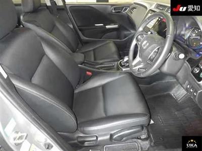 2015 Honda Grace - Thumbnail