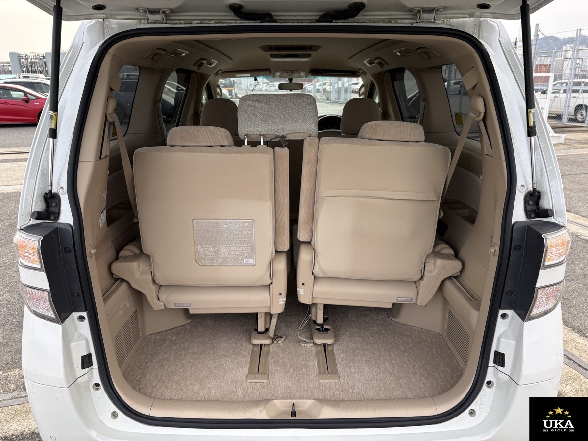 2013 Toyota Vellfire