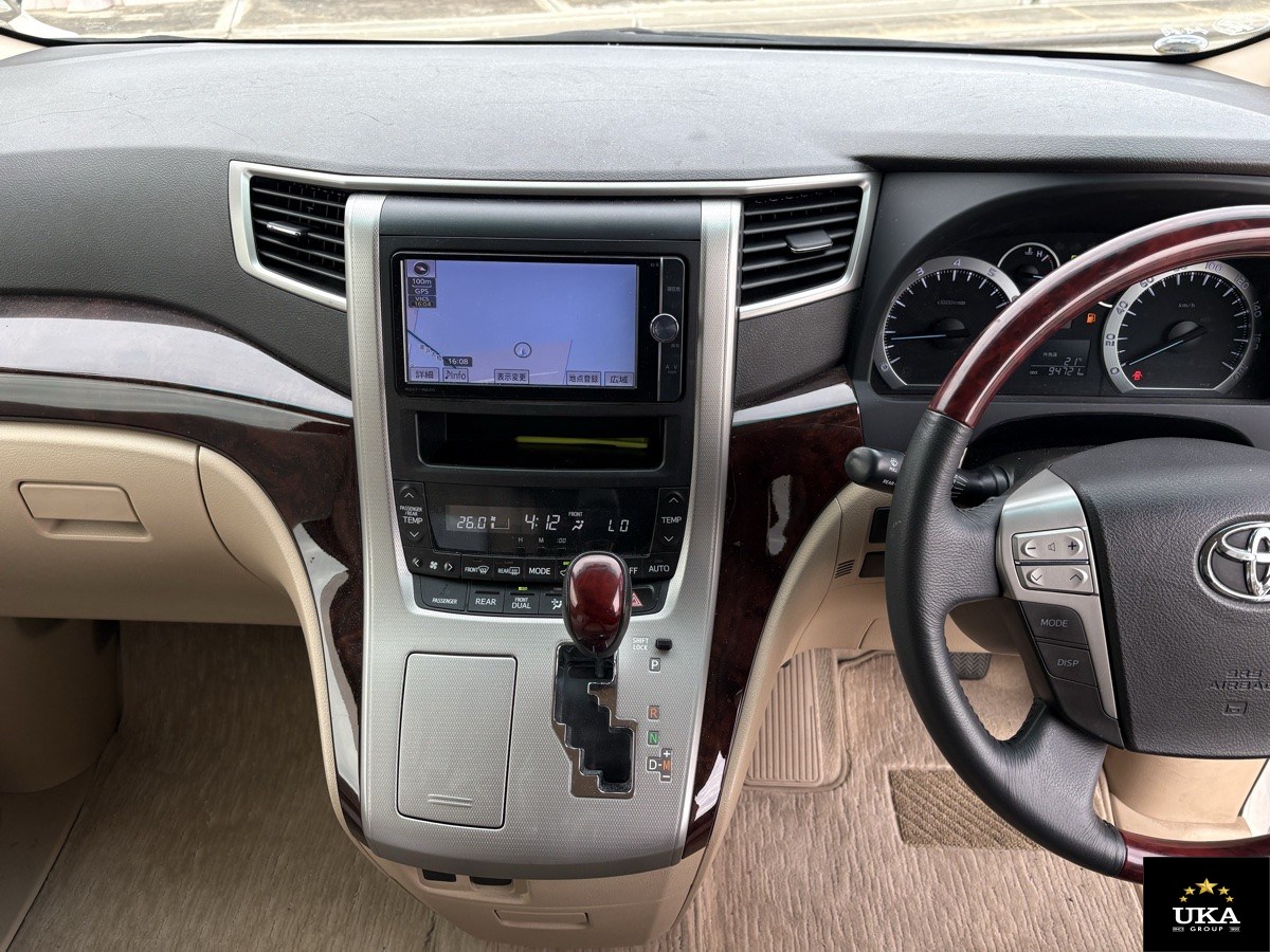 2013 Toyota Vellfire