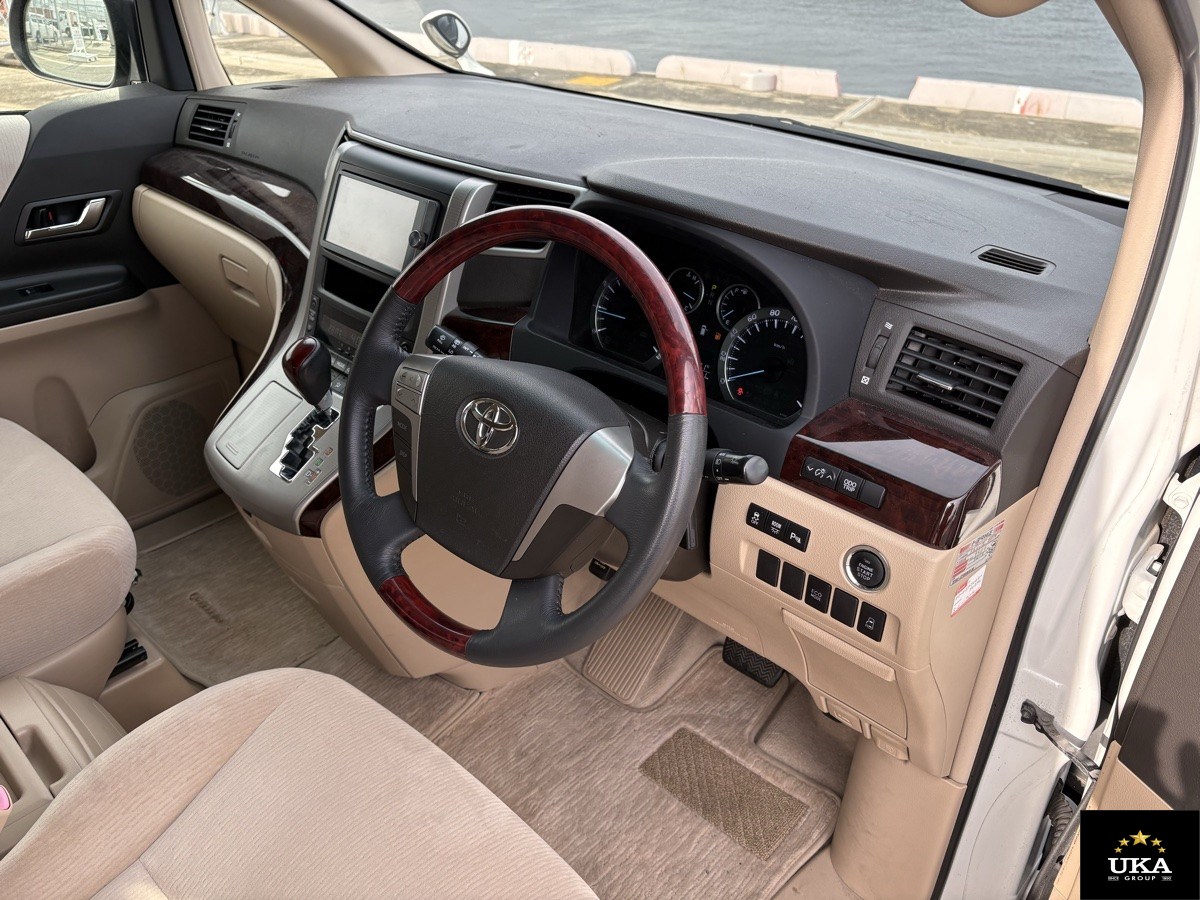 2013 Toyota Vellfire