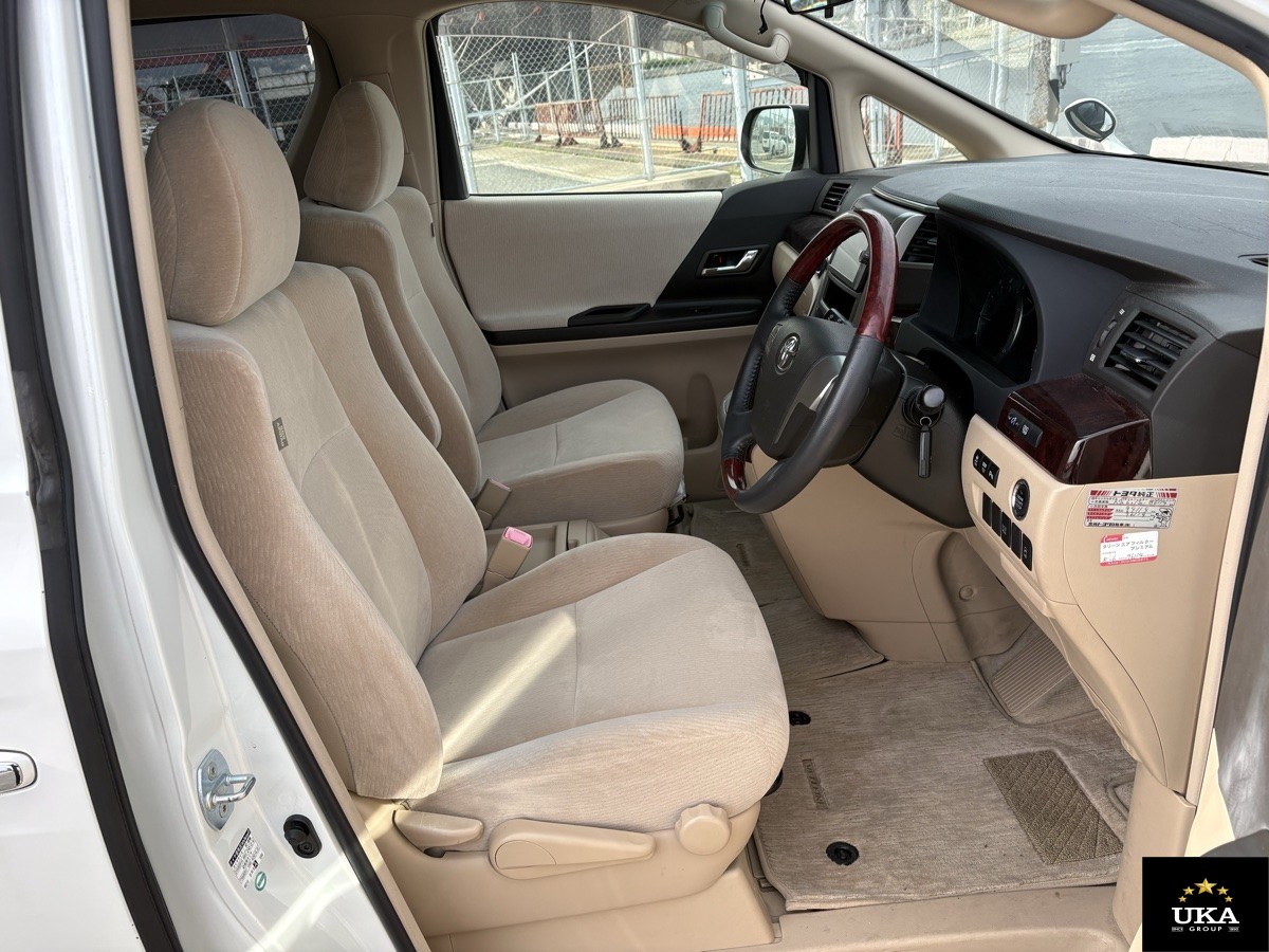 2013 Toyota Vellfire